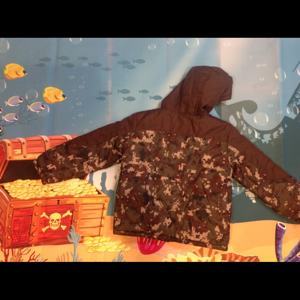 Camo Puffer - Picture 2 of 2
